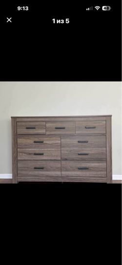 9-Drawer Dresser in Gray Wood Finish