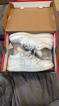 jordan 1 low white size 5.5