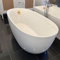66” Freestanding Bathtub Ready For Pick Up 
