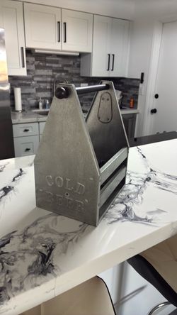 Metal Cold Beer Bottle Carrier Caddy