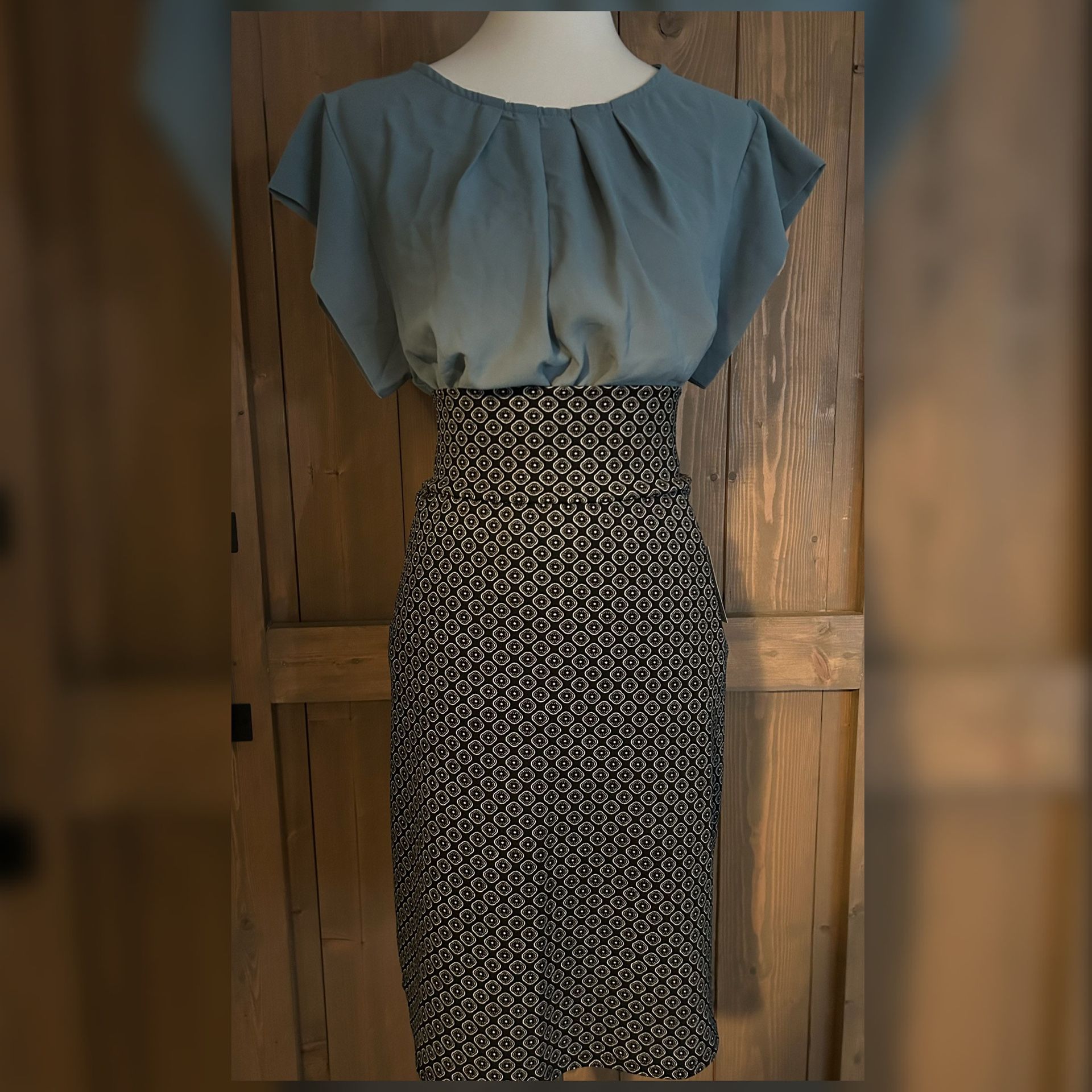 NEW! Lularoe • Cassie Pencil Skirt (fits 1X-2X)