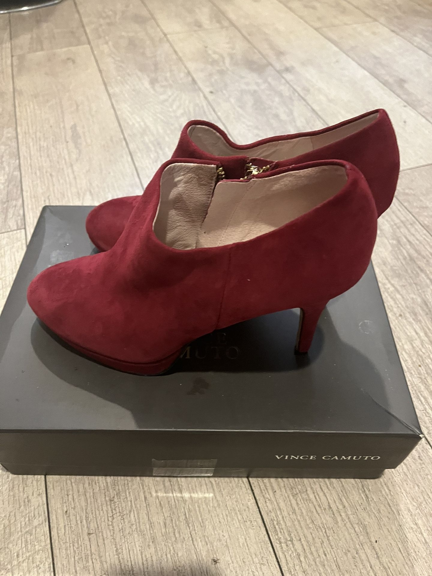 Vince camuto red top suede booties