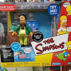 The Simpsons "Kwik-E-Mart & Exclusive Apu" WORLD OF SPRINGFIELD - Playset & Interactive Figure (Playmates) 