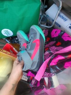 Nike Team Hustle D 10 FlyEaseKid's 3.5 Y