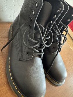 Dr. Martens-Combat Boot