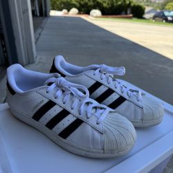 Adidas superstars