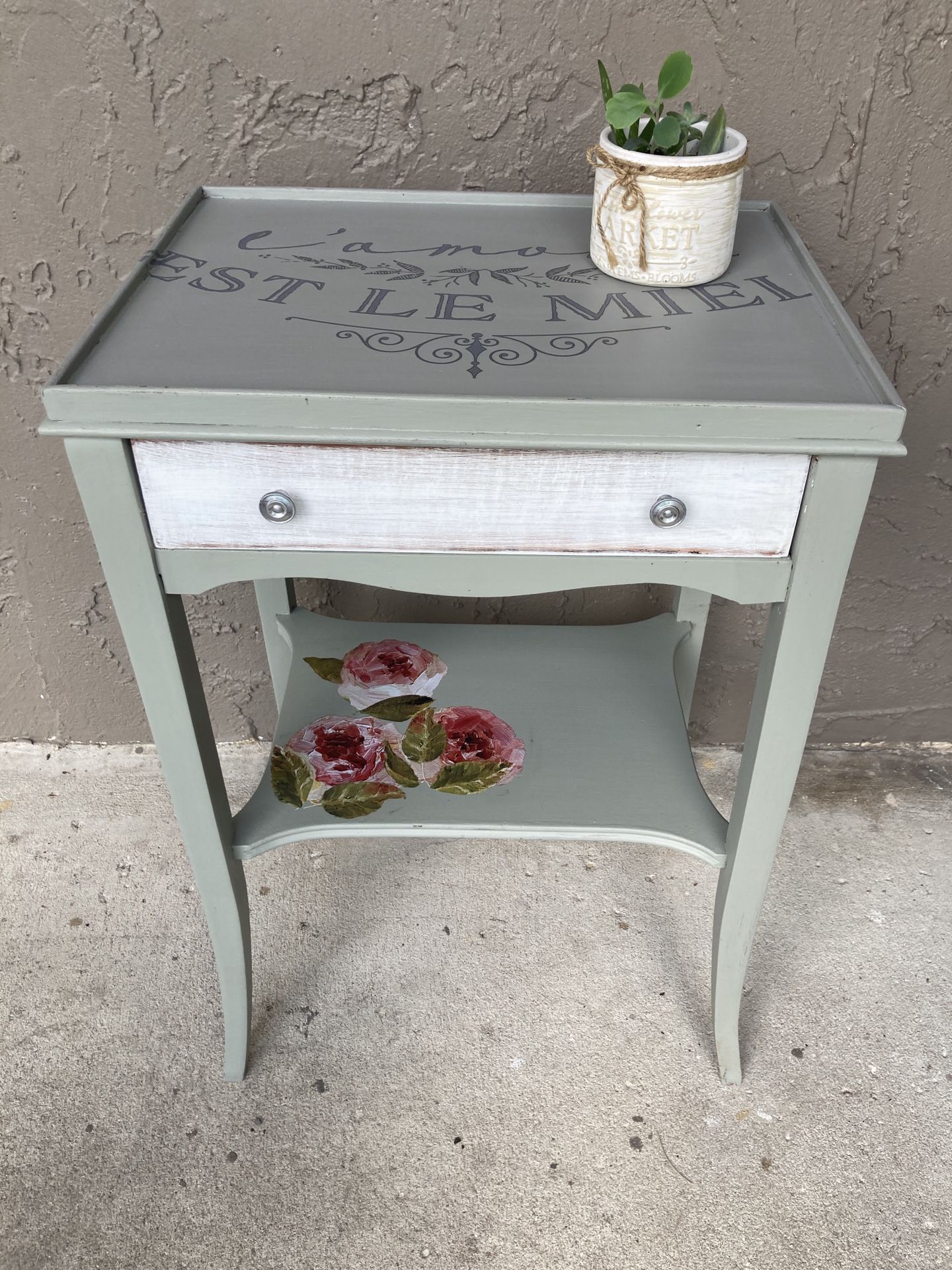 Cute Side Table Vintage