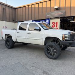 7.5” Rough Country Lift Kit Chevrolet GMC Finance Available 