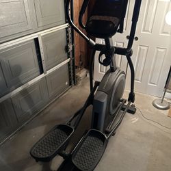 Pro-form Elliptical MUST PICK UP 