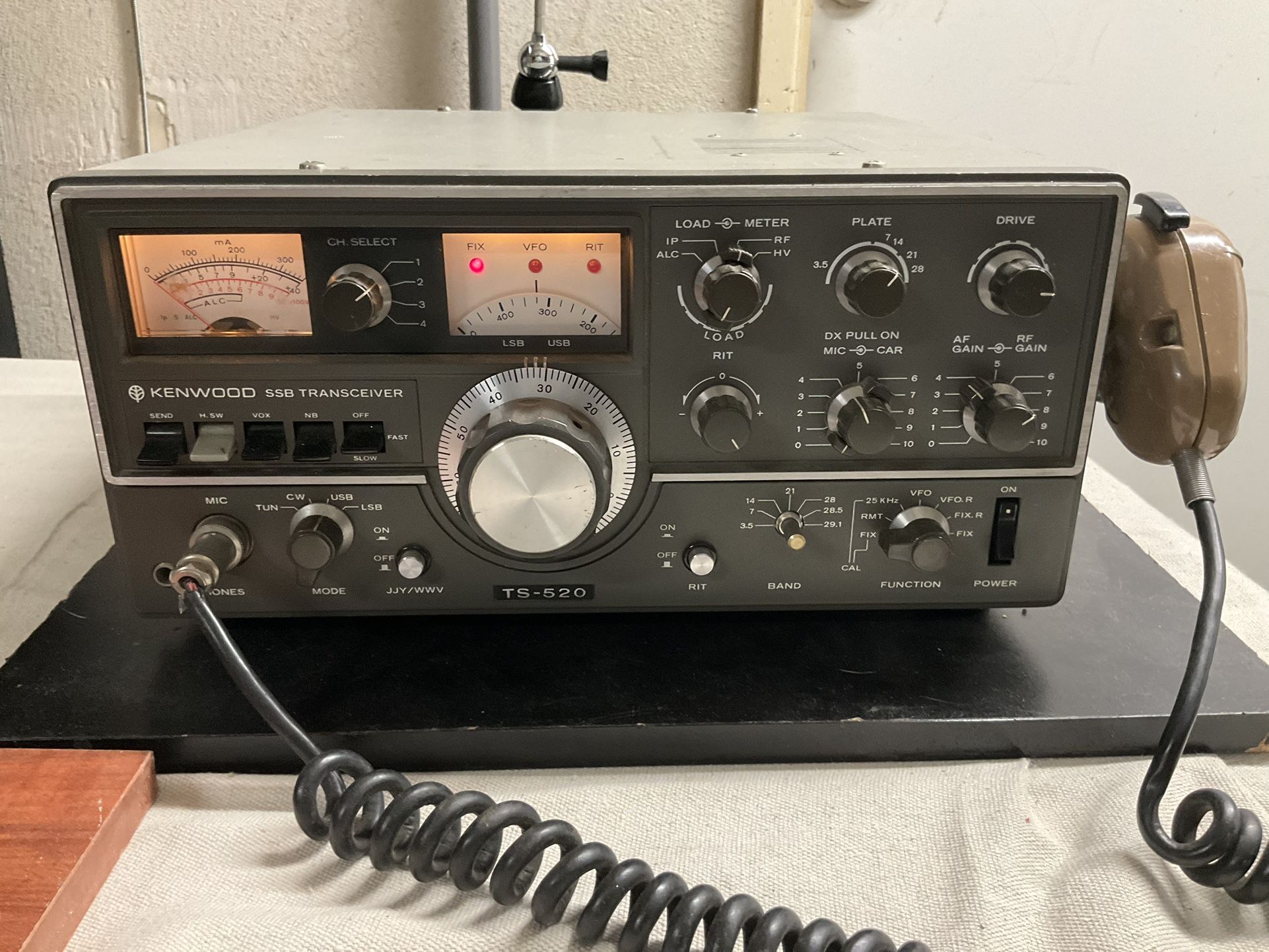 Kenwood TS-520 Ham Radio