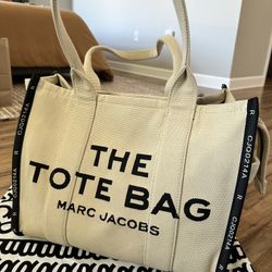 Large Marc’s Jacob’s Tote Bag. Used Once 