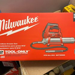  Milwaukee M12 12V Lithium-Ion Cordless Grease Gun (Tool-Only