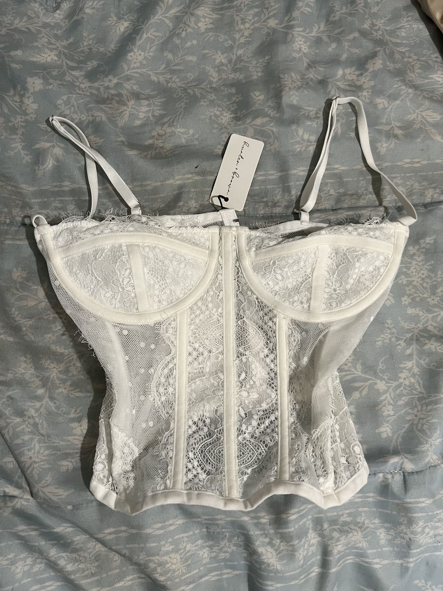 White lace corset with boning and zipper back 