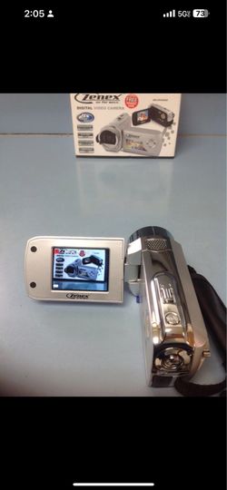 Digital camera Zenex 8 MP 2.4" LCD 4x digital zoom TV out SD/MMC