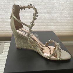 Badgley Mischka Wedge evening Shoe