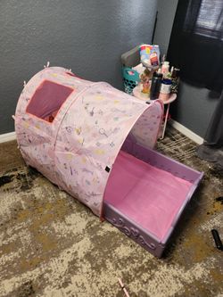 Toddler bed