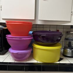 Tupperware Set 