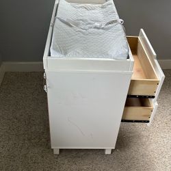 Free Changing Table