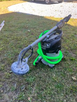 Drywall sander with vacuum
