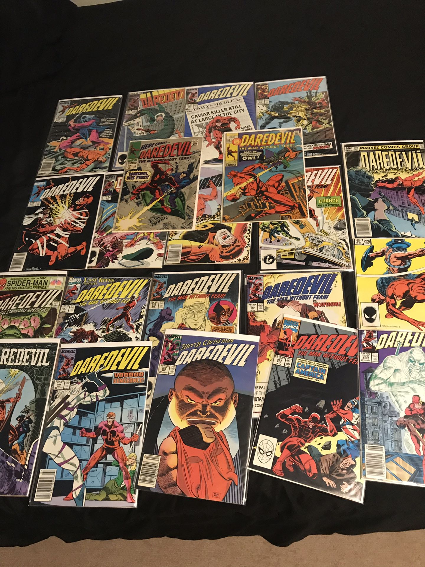 Huge daredevil comic book lot !!!