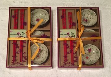 Chopsticks and plates - 2 sets