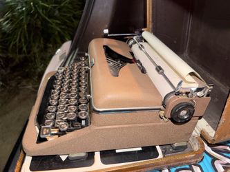 Antique-Royal typewriter