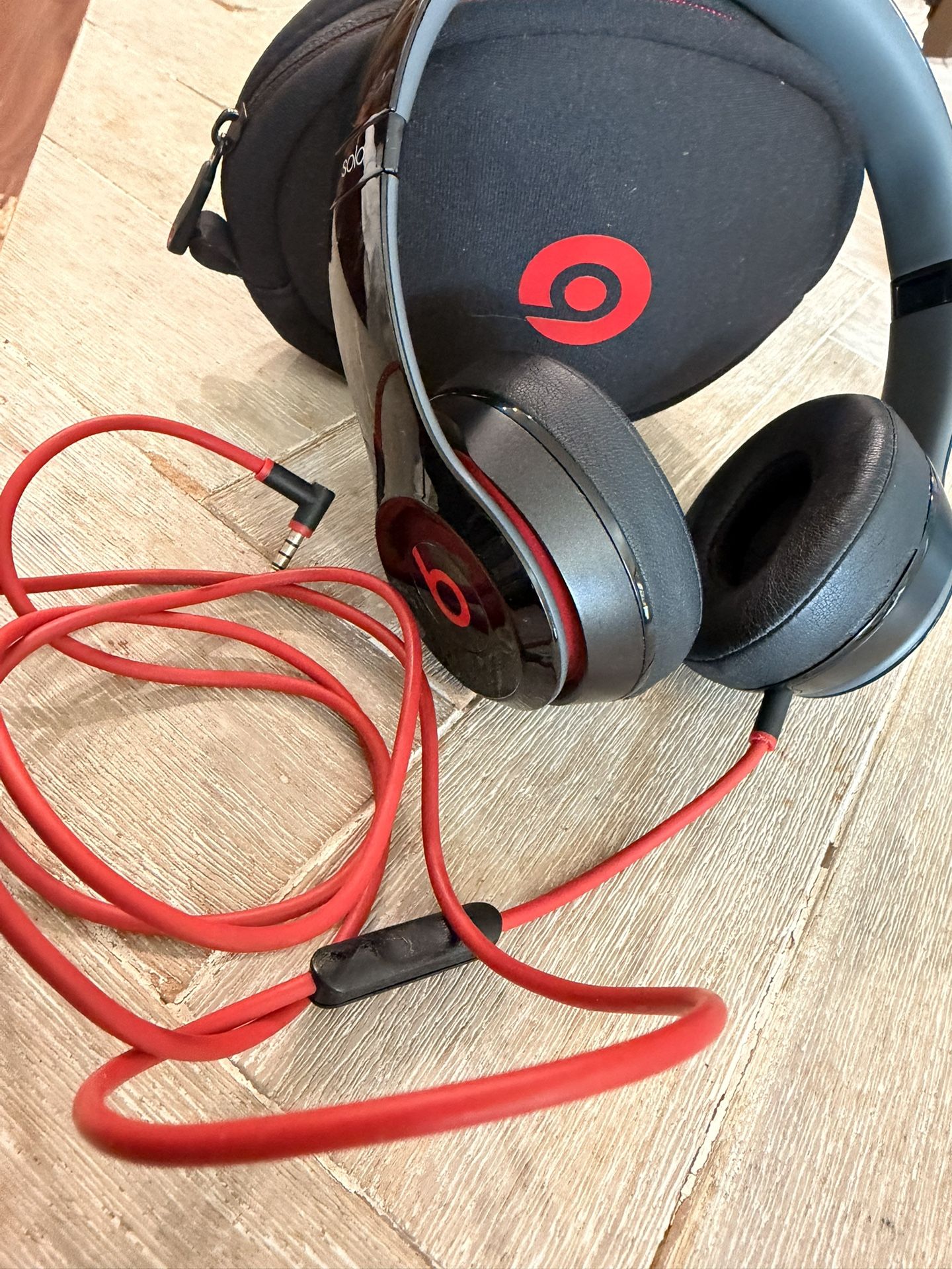 Beats by Dr. Dre Solo - Black/Red