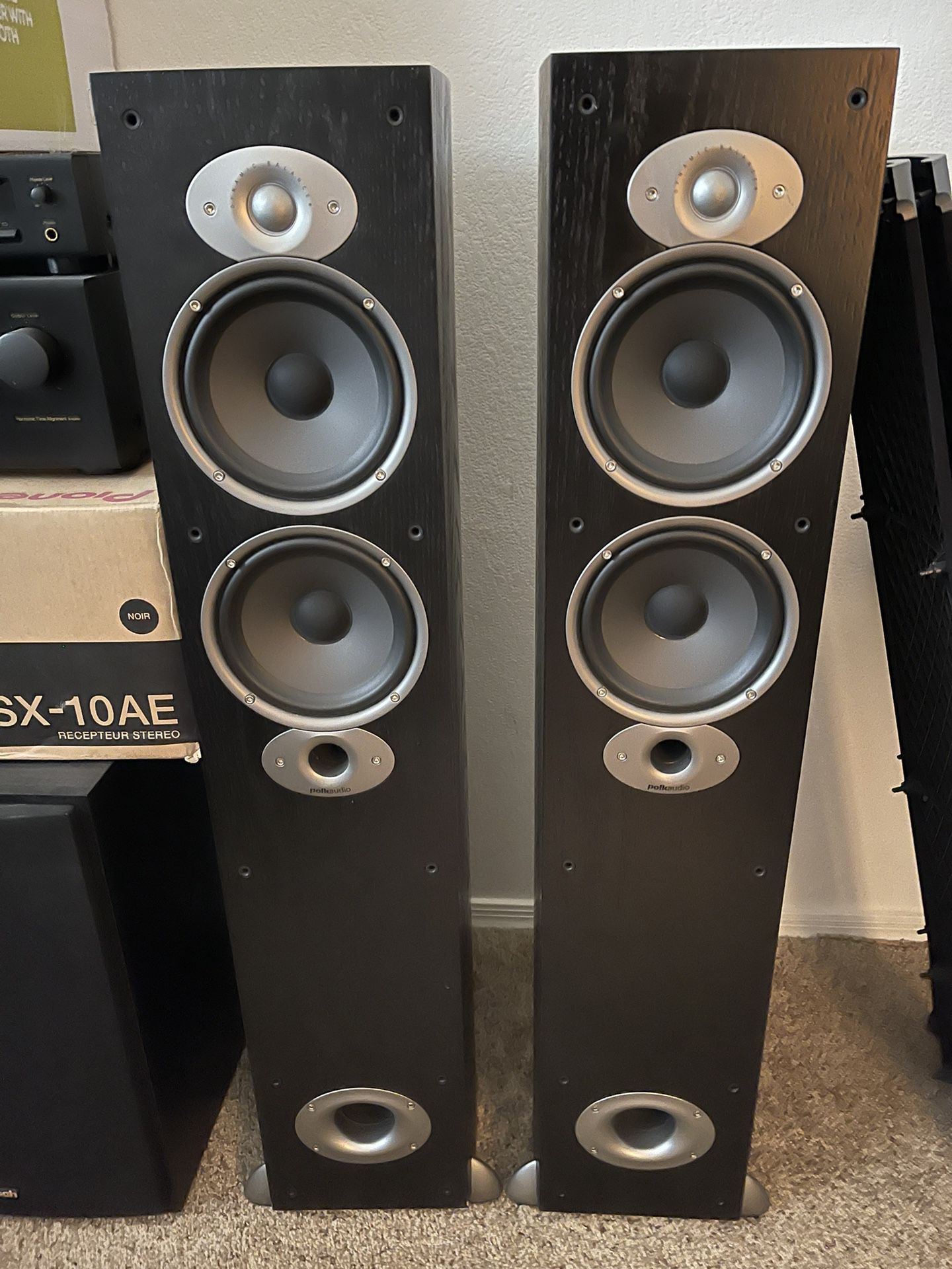 Polk Audio RTI-A5 Floor Speakers -Pair 
