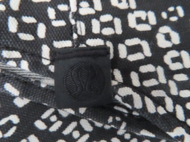 mens lululemon black/white print button up shirt M