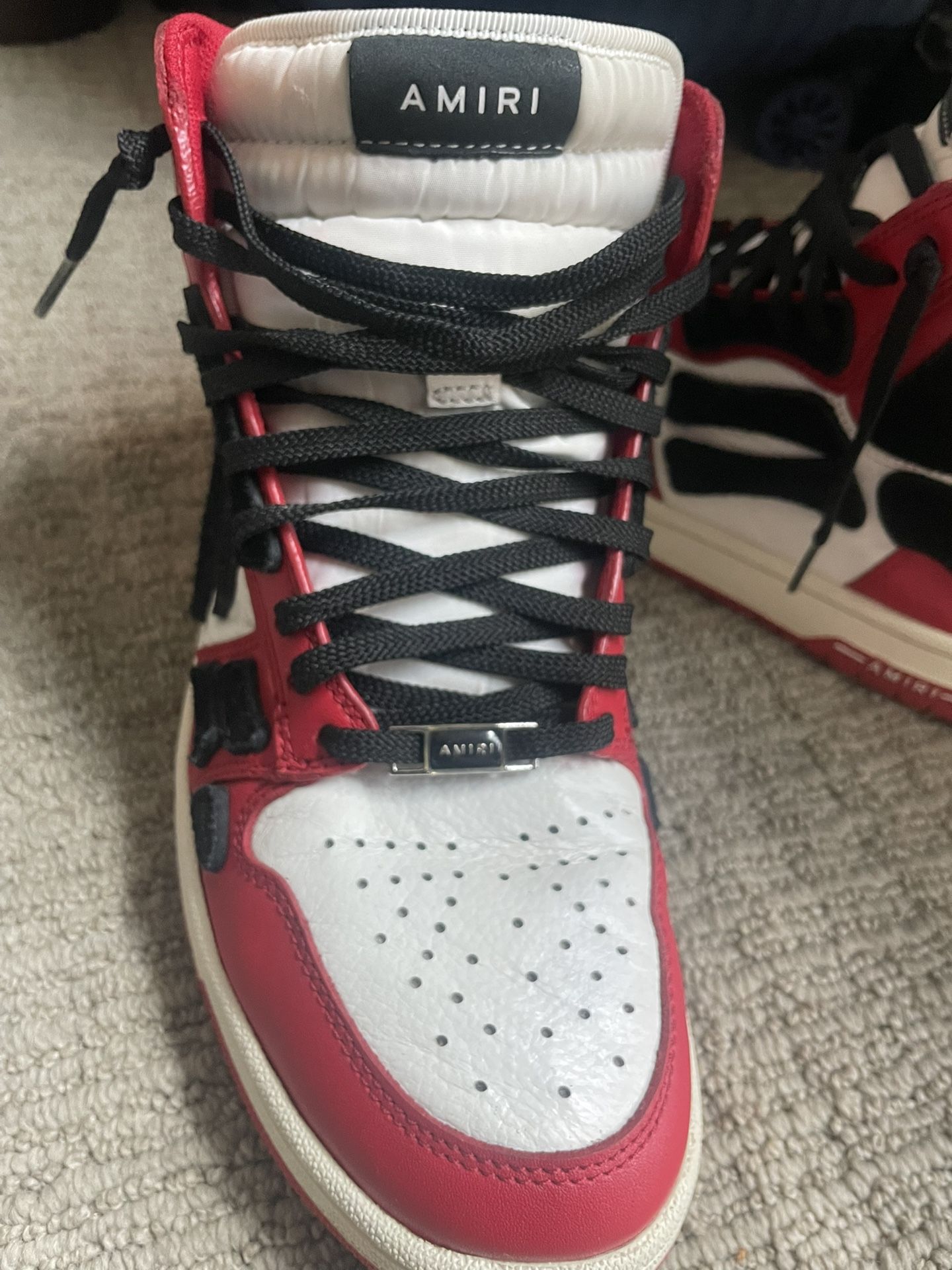 Hi-top Amiri