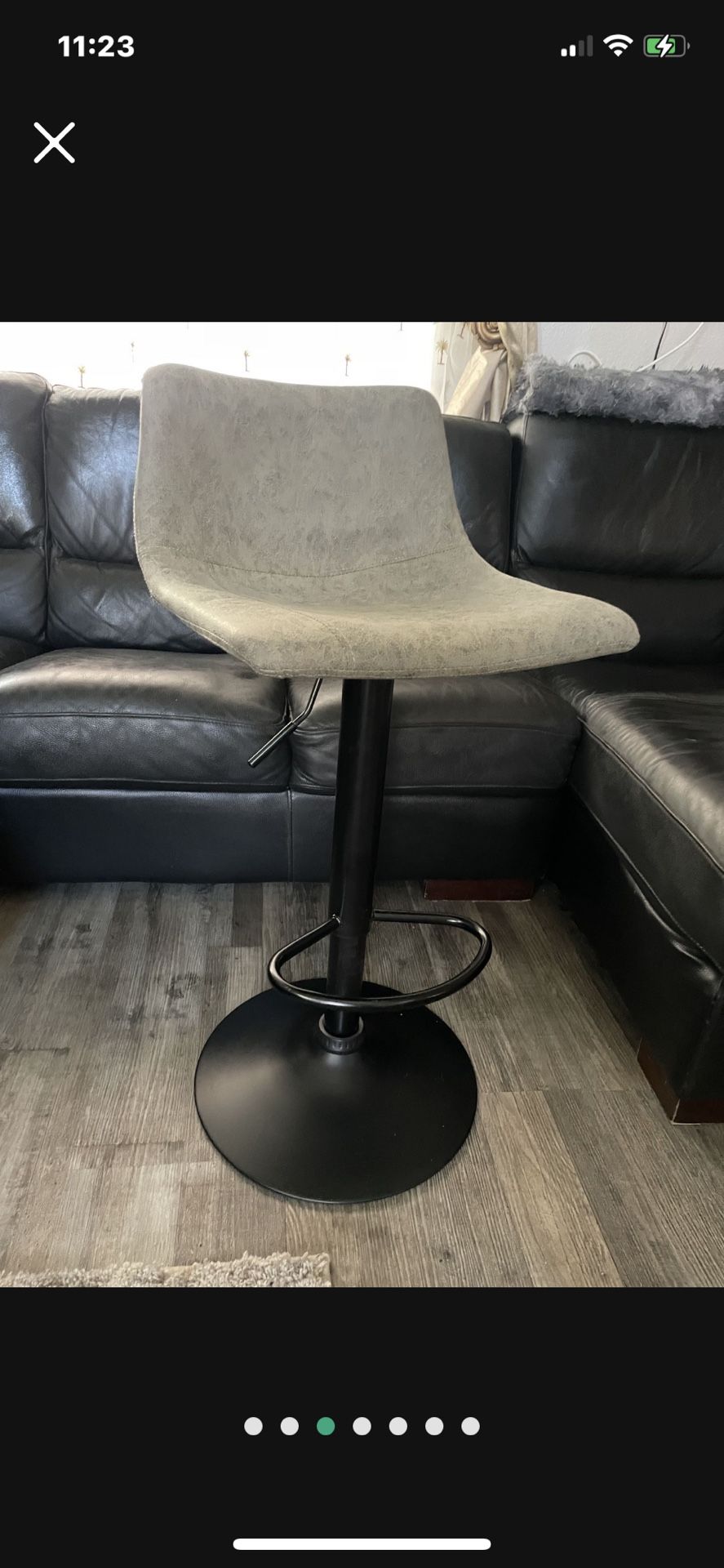 selling this single ( only 1 ) Bar Stools & Counter Stool