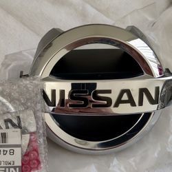 Infiniti G37 JDM Emblem