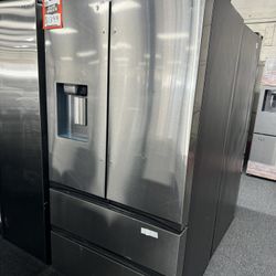 Samsung Refrigerator. 🚚WE DELIVER🚚