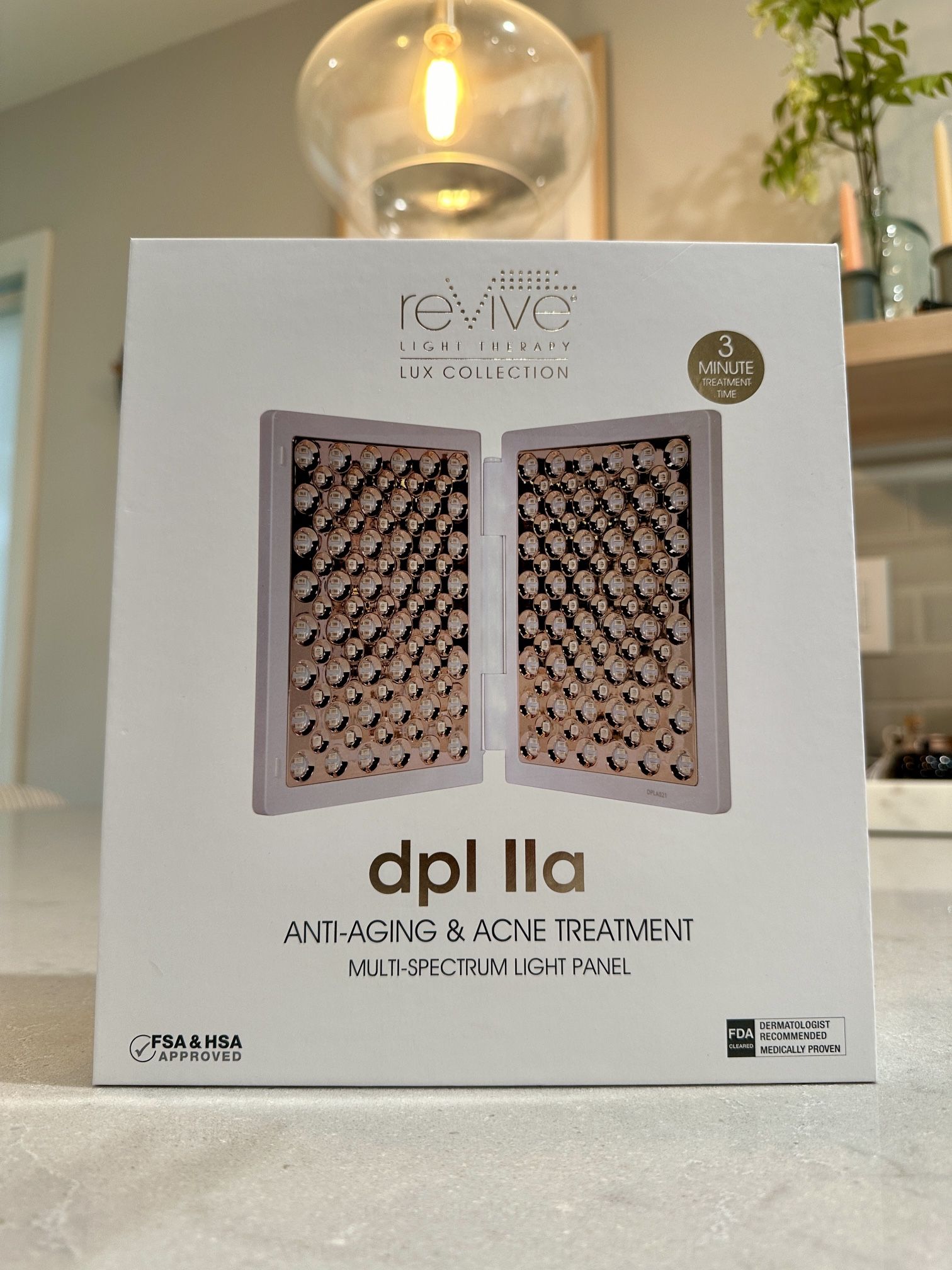 Revive Lux Collection dpl IIa – LED Treatment Panel Anti-Aging & Acne