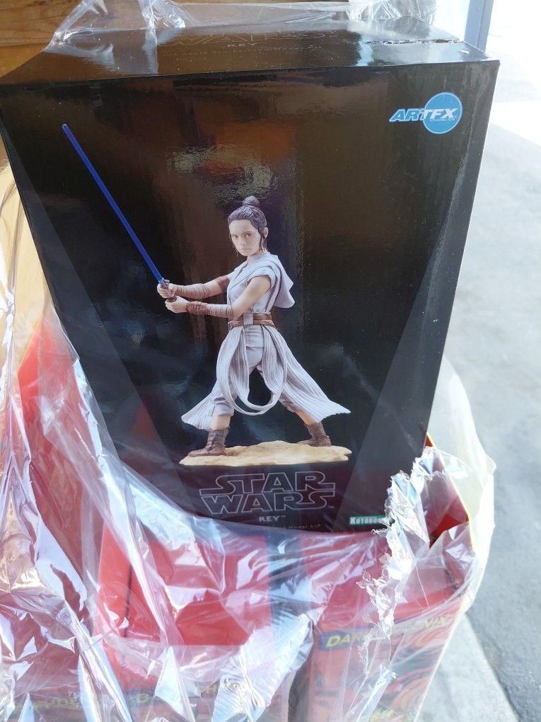 Artfx Star Wars Rey Collectable.