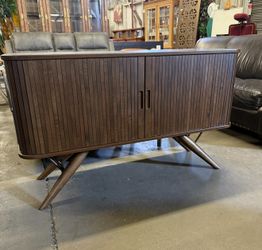 Walnut Mid Century Modern Style Buffet Credenza Sideboard MCM