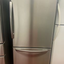 Amana Stainless Steel Fridge/ Nevera Amana 