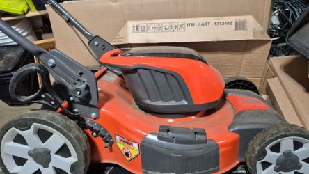 Husqvarna LE 121p battery power mower