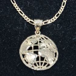 14k Yellow Gold Figaro Chain And Pendant 