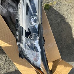 2019 Toyota Highlander  Headlight