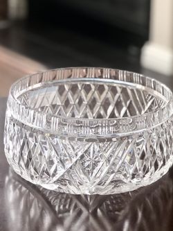 VTG Elegant Cut Leaded Crystal Glass 8" x 4”Serving Bowl Diamond Cut Beautiful