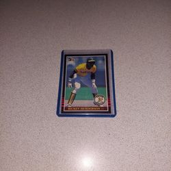 1985 OAKLAND ATHLETICS RICKEY HENDERSON DONRUSS #176 BASEBALL CARD IN PROTECTIVE PLASTIC 