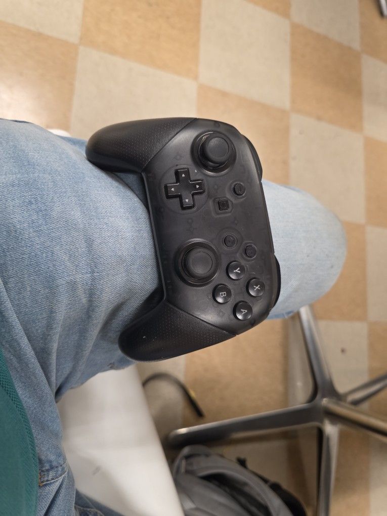 Nintendo Switch Wireless Pro Controller - Black