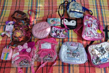 Cute bags purses for girls 👧 super fun for goodie bags 🎒 treasure boxes 📦 great for traveling  all prices $2$3 $5 south la 90043