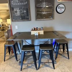 Folding dining/bar table