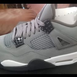 Air Jordan Retro 4 Size 8