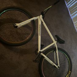 29 Inch Throne Goon bike White 