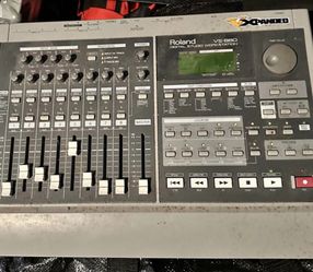 Roland VS-880 Digital Studio Workstation