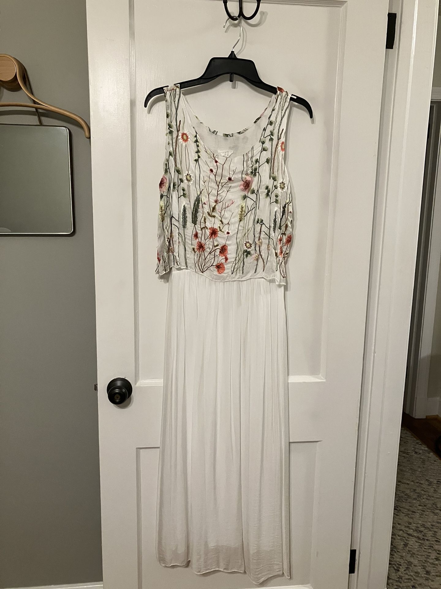 Embroidered Summer Dress. Size Small