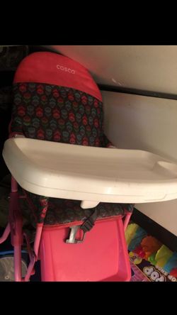 Pink high chair good condition 15$